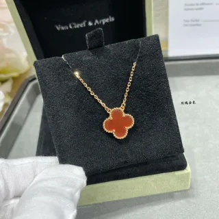 Van Cleef & Arpels Alhambra চার পাতার ক্লোভার লাল পাথর মালা
