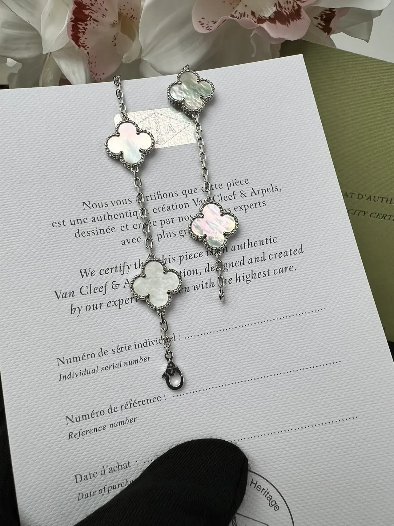Van Cleef & Arpels Alhambra Nacre Trèfle Collier 3
