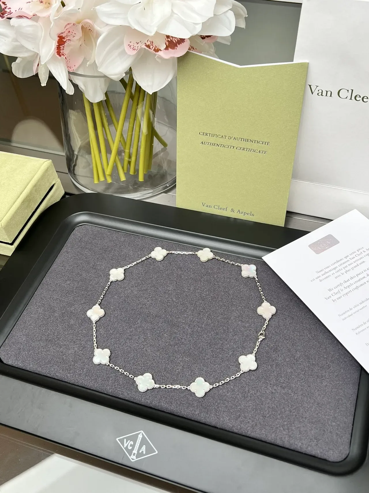 Van Cleef & Arpels Alhambra Nacre Trèfle Collier 7