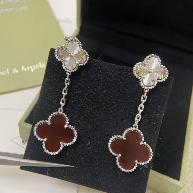 Van Cleef & Arpels Alhambra Brincos pendentes de corrente com pedras vermelhas e tons dourados 2