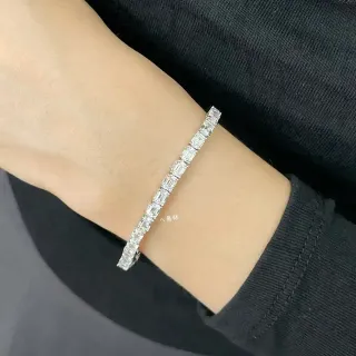 Van Cleef & Arpels فضي Channel-Set Emerald-Cut Stones Continuous Line Design سوار