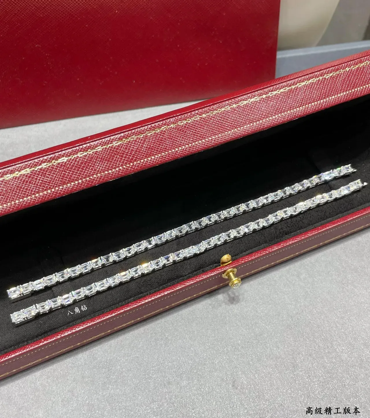 Van Cleef & Arpels فضي Channel-Set Emerald-Cut Stones Continuous Line Design سوار 4