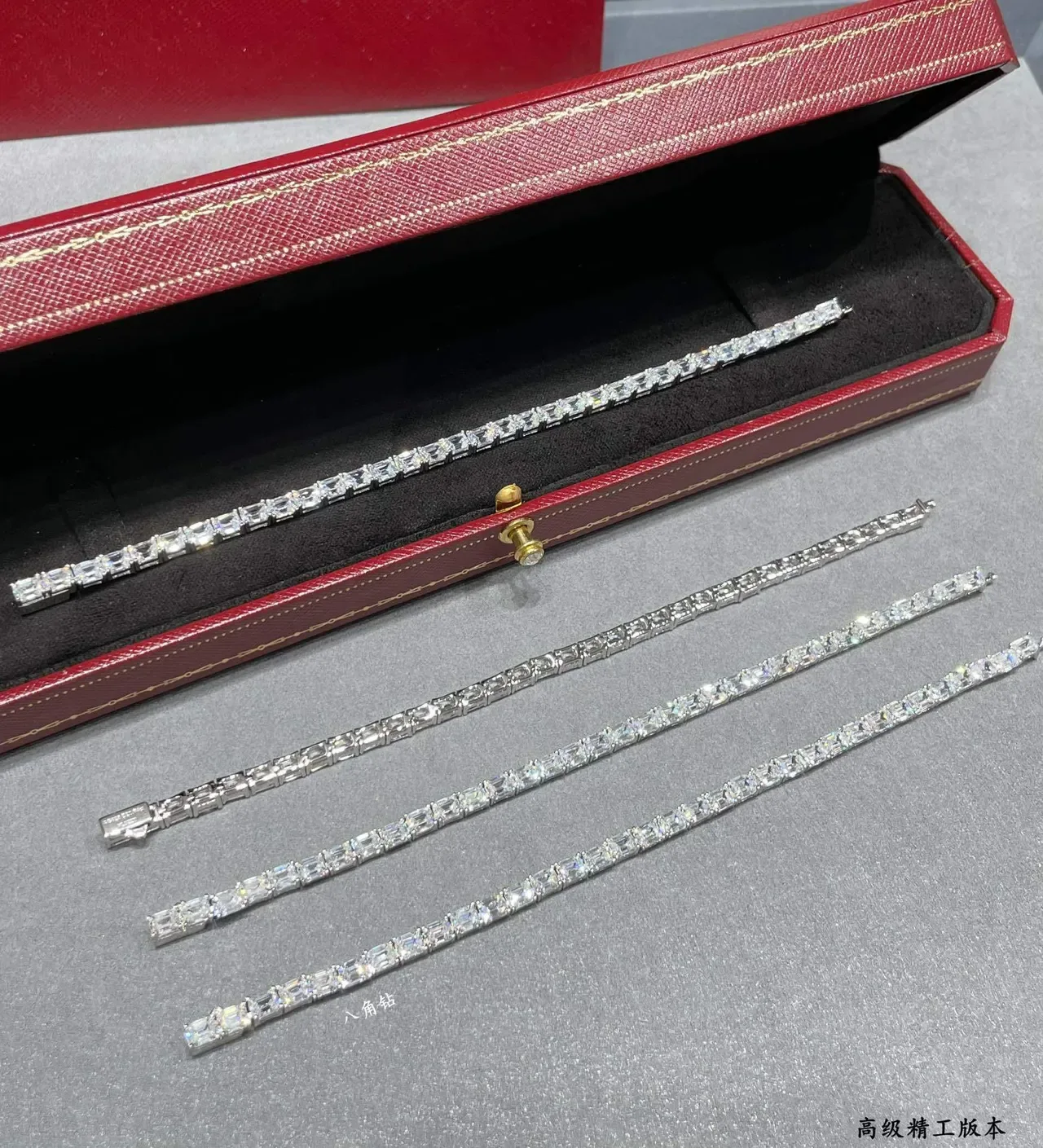 Van Cleef & Arpels فضي Channel-Set Emerald-Cut Stones Continuous Line Design سوار 5