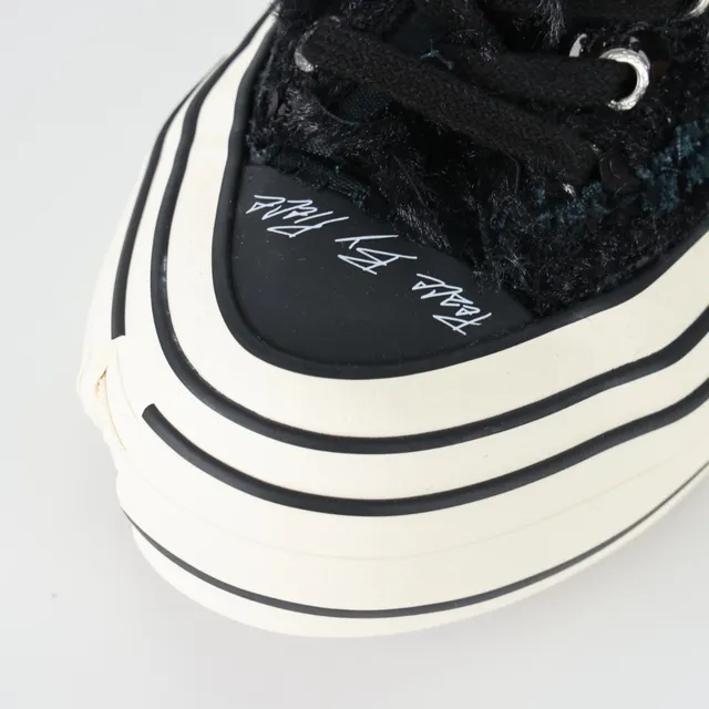 VEJA Chaussures casuales noires et blanches avec partie supérieure shaggy semelle plateforme rayée 5