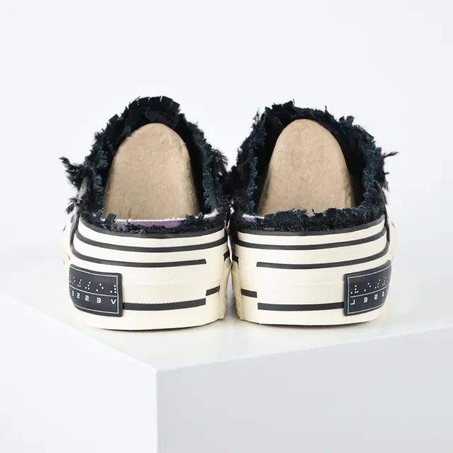 VEJA Chaussures casuales noires et blanches avec partie supérieure shaggy semelle plateforme rayée 8