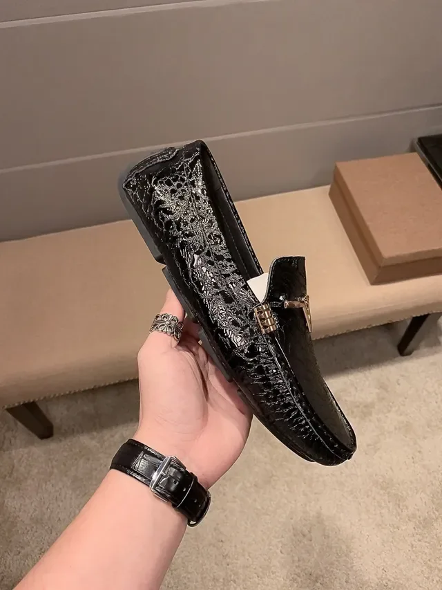 Versace Mocassin Noir Doré Cuir Croc-Embossed Medusa Horsebit Hardware 5