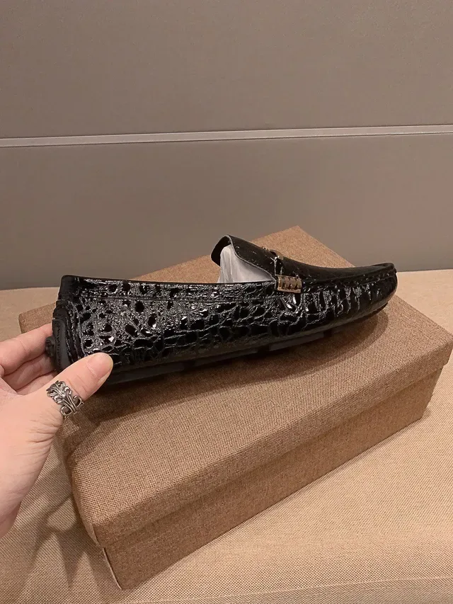 Versace Mocassin Noir Doré Cuir Croc-Embossed Medusa Horsebit Hardware 6