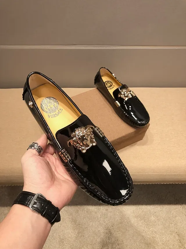 Versace Mocassin Cuir Patenté Noir Doré Brillant Haut Ornement Tête Médusa Métal 5