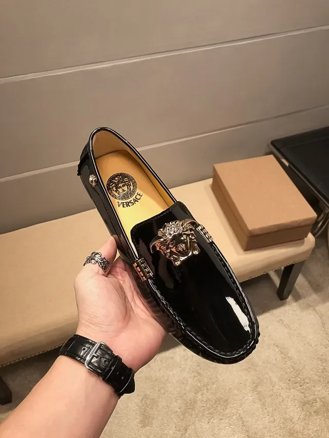 Versace Mocassin Cuir Patenté Noir Doré Brillant Haut Ornement Tête Médusa Métal 9