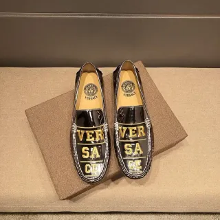 Versace Noir Or Cuir Verni Logo Lettre Mocassins