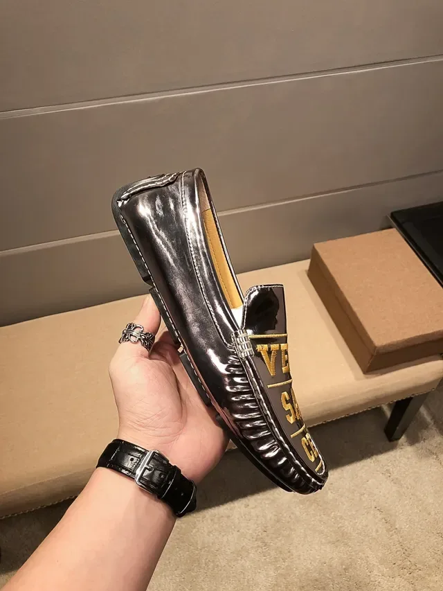 Versace Noir Or Cuir Verni Logo Lettre Mocassins 3