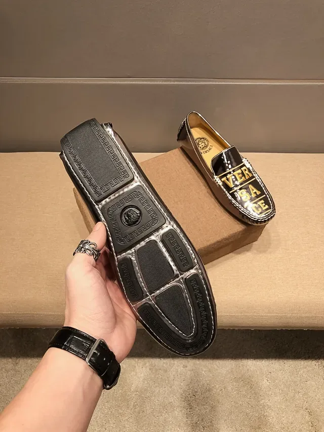 Versace Noir Or Cuir Verni Logo Lettre Mocassins 5