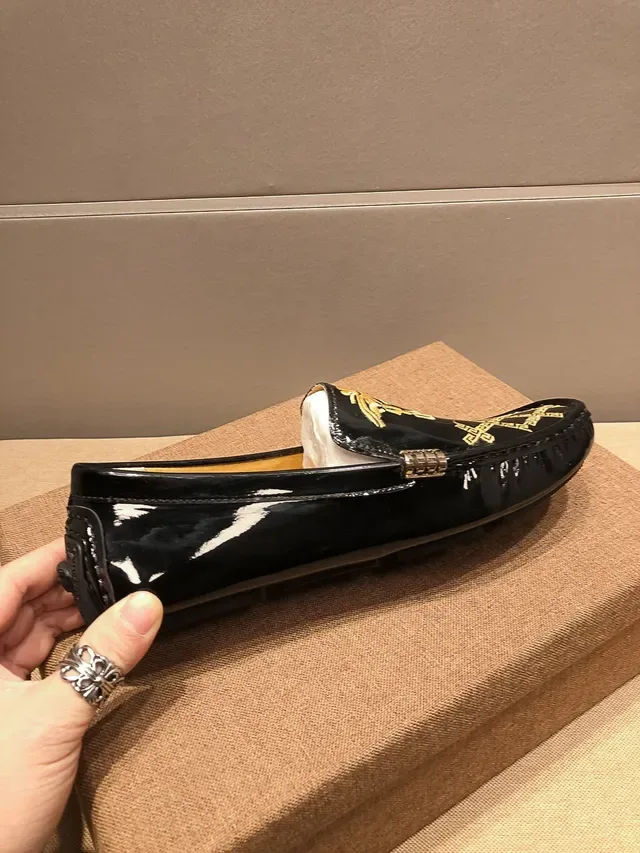 Versace Loafer Cuir Patenté Noir Doré Tête de Médusa 4
