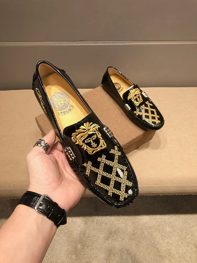 Versace Loafer Cuir Patenté Noir Doré Tête de Médusa 6