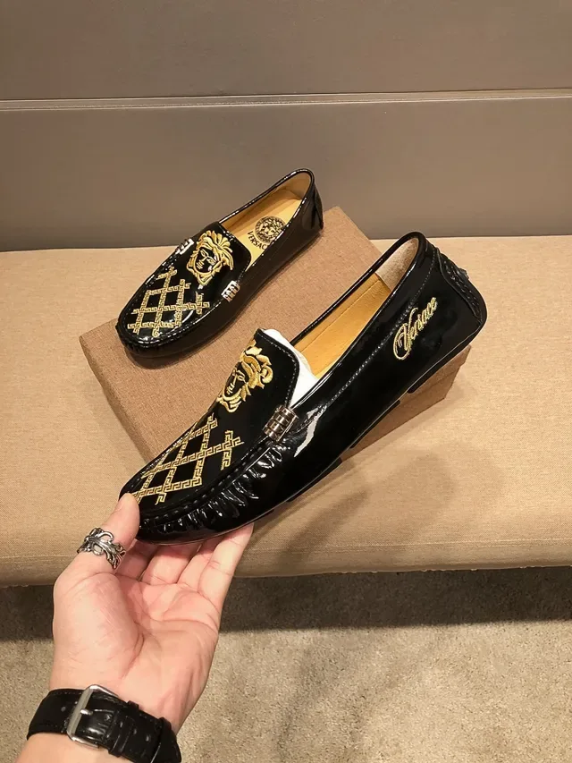 Versace Loafer Cuir Patenté Noir Doré Tête de Médusa 8
