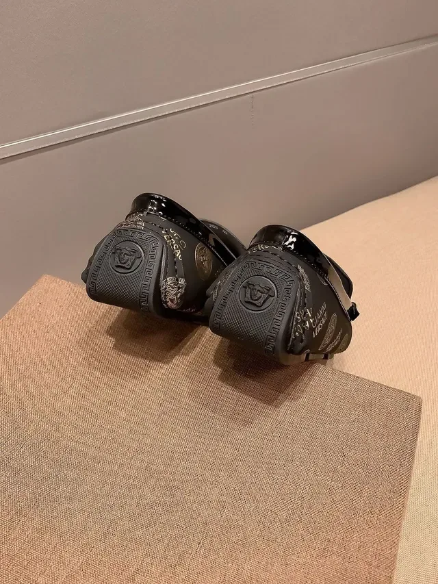 Versace Chain Reaction Noir Or Imprimé Logo Haut Medusa Boucle Hardware Mocassin 2