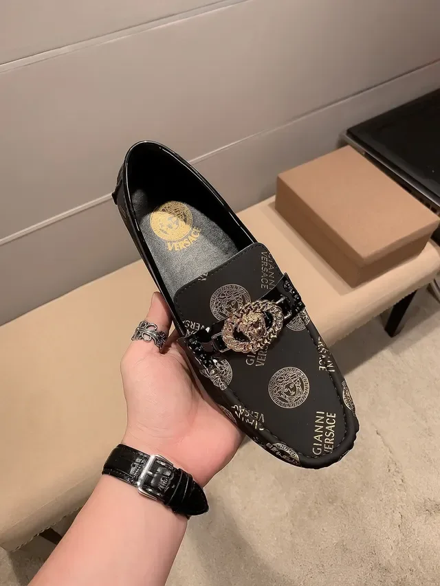 Versace Chain Reaction Noir Or Imprimé Logo Haut Medusa Boucle Hardware Mocassin 9