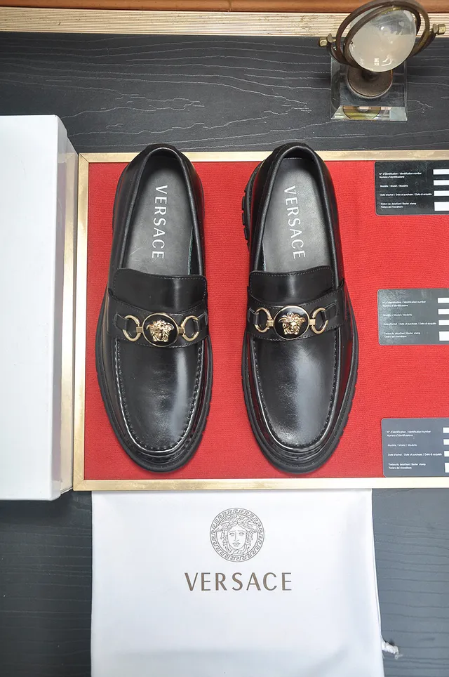 Versace Chain Reaction Cuir Noir Medusa Buckle Mocassins 2
