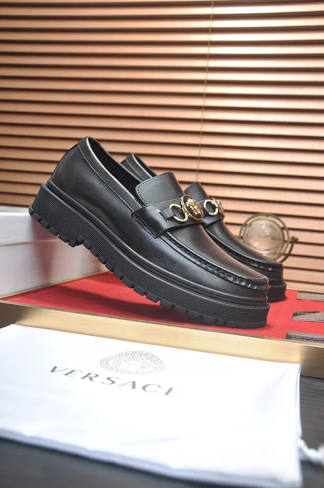 Versace Chain Reaction Cuir Noir Medusa Buckle Mocassins 3