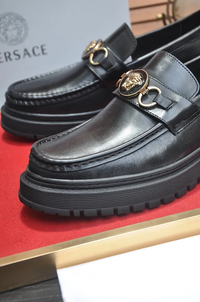 Versace Chain Reaction Cuir Noir Medusa Buckle Mocassins 8