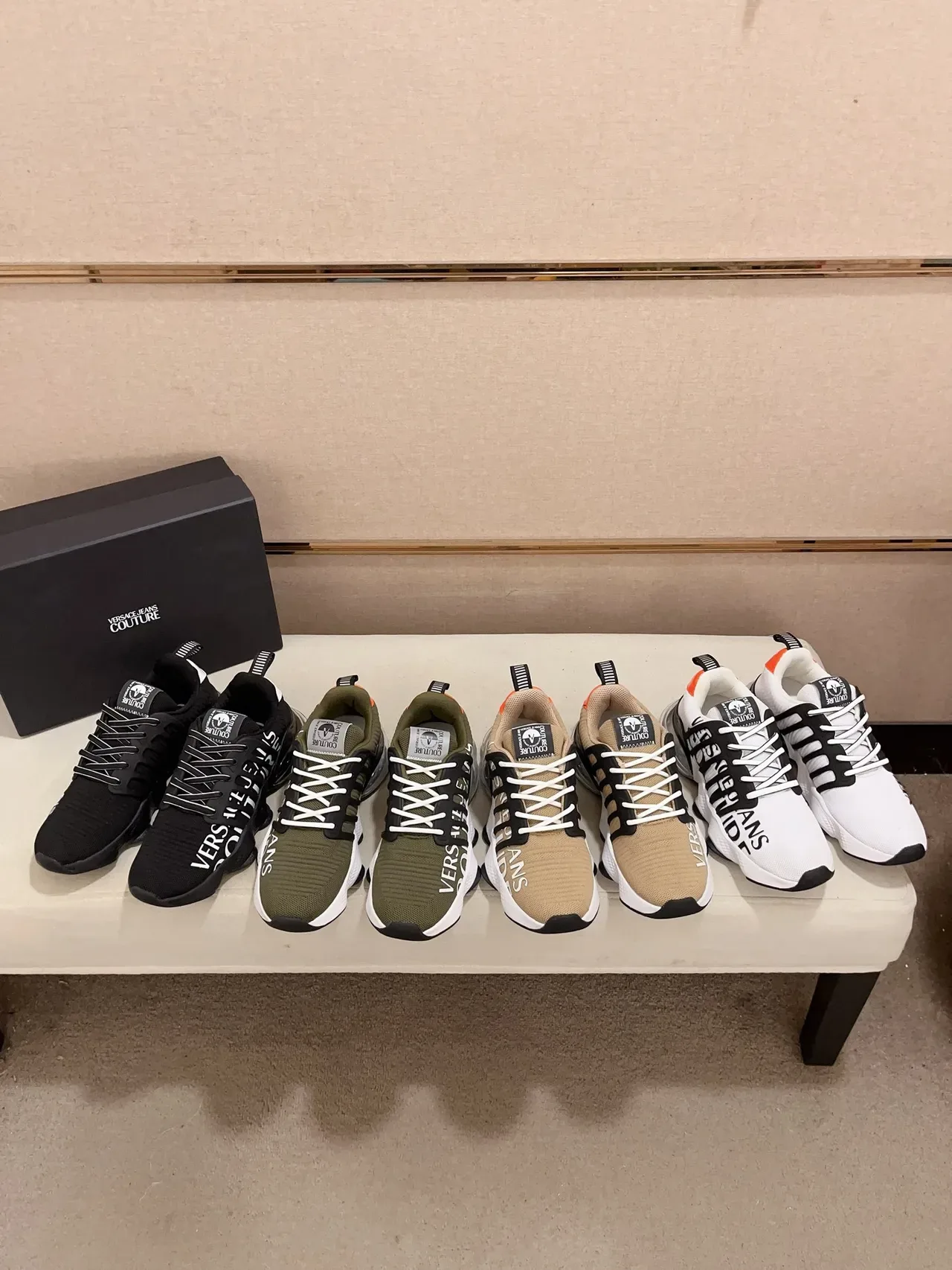 Versace Chain Reaction Negro Blanco Transparente Zapatillas Lifestyle 2