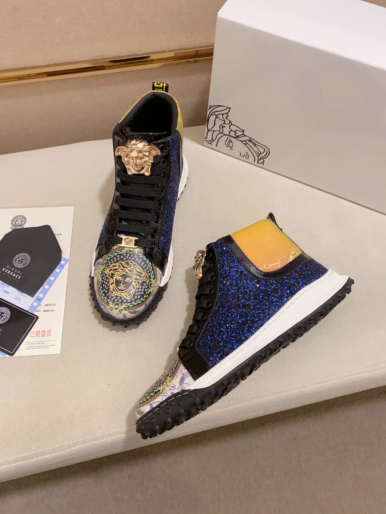 Versace Chain Reaction Brillant Bleu Medusa Baskets lifestyle à lacets hautes 4