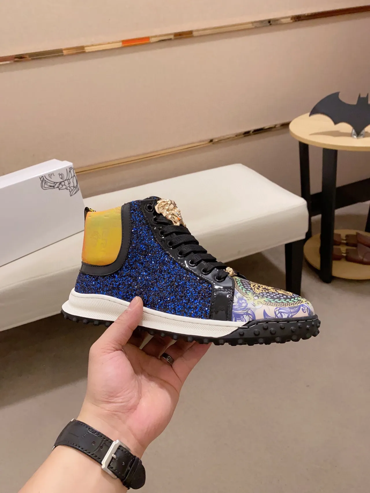 Versace Chain Reaction Brillant Bleu Medusa Baskets lifestyle à lacets hautes 7