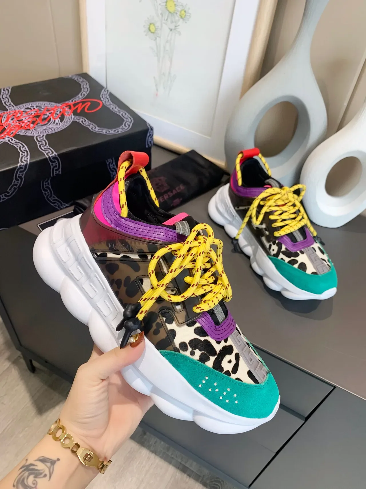 Versace Chain Reaction حذاء رياضي سميك طباعة الفهد لون teal purple 7