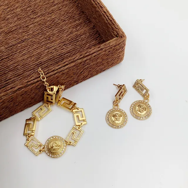 Versace Dourado e Prateado Medusa Medalhão Chave Grega Links Colar 2