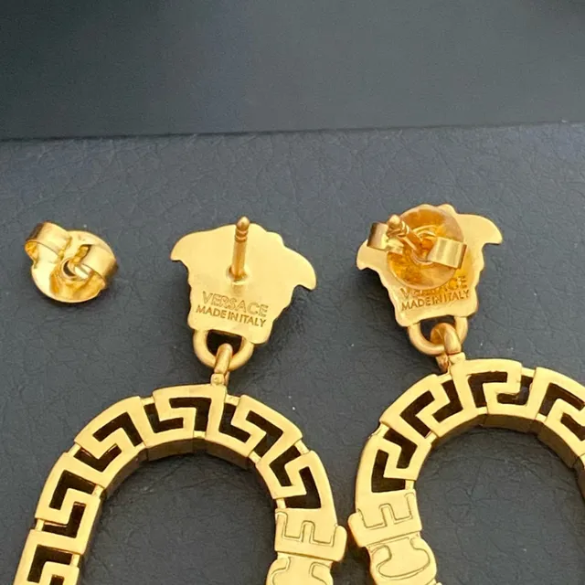 Versace Greca Odissea dourado cabeça Medusa aros ovais brincos 4