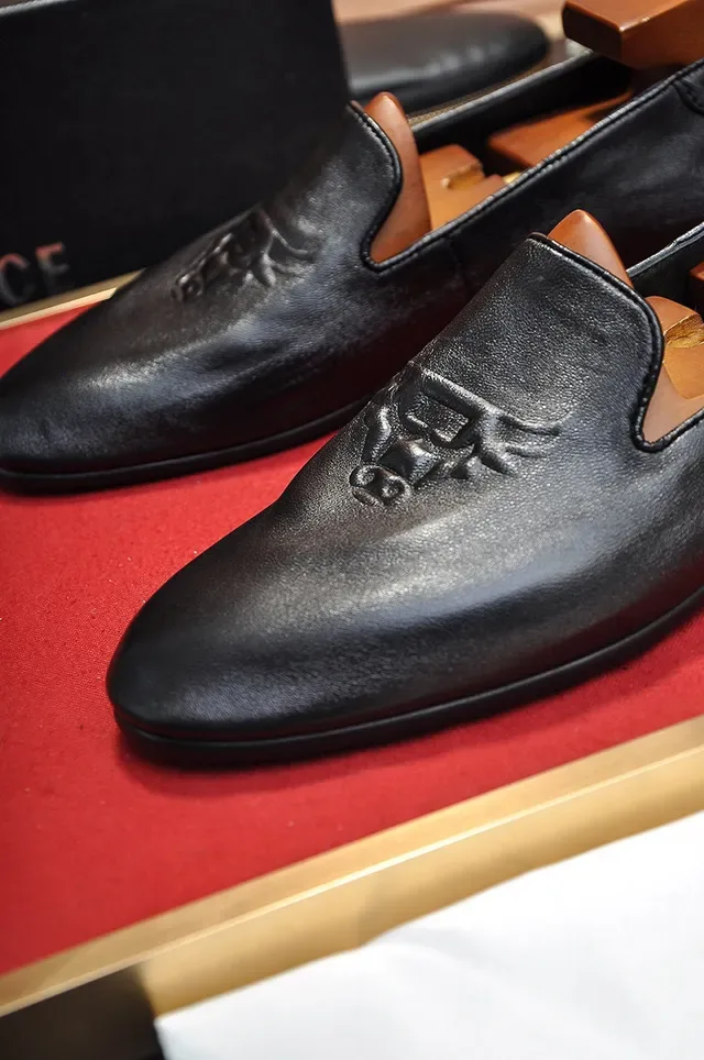 Versace Mocassin Noir Brun Cuir Embossé Tête Médusa 4