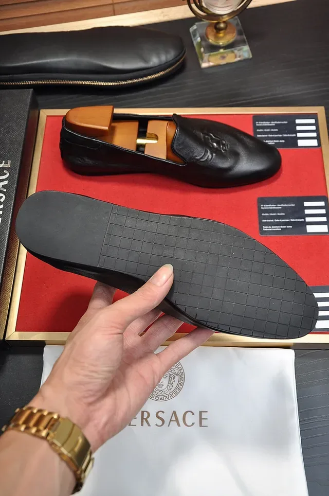 Versace Mocassin Noir Brun Cuir Embossé Tête Médusa 5