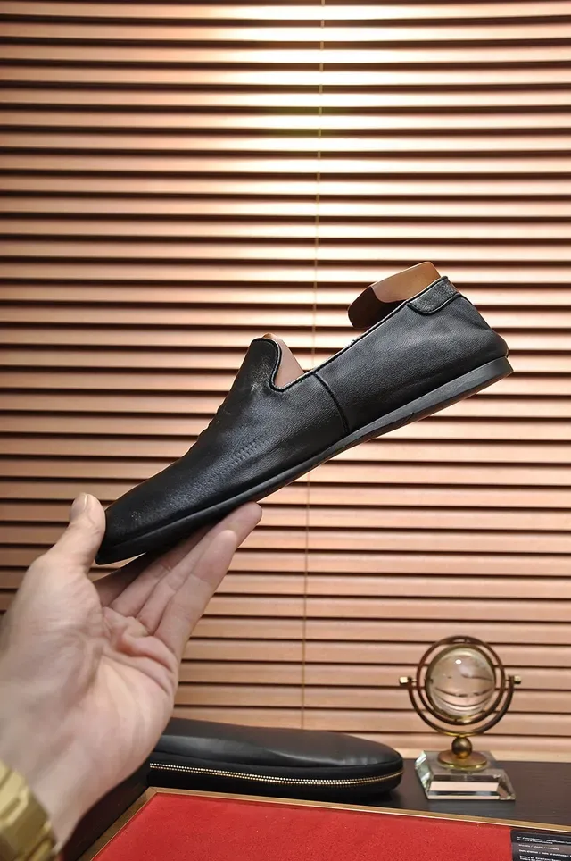 Versace Mocassin Noir Brun Cuir Embossé Tête Médusa 6