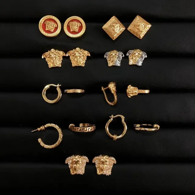 Versace Brincos Medusa e Greca Motif Cristal Dourado 5