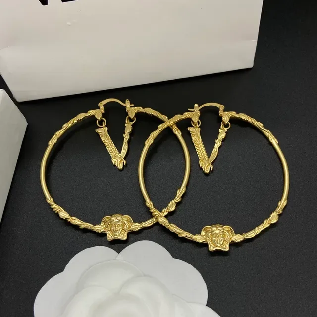 Versace Medusa Boucles d'Oreilles Hoop Dorées avec Motif de Tête Twisted Rope 3