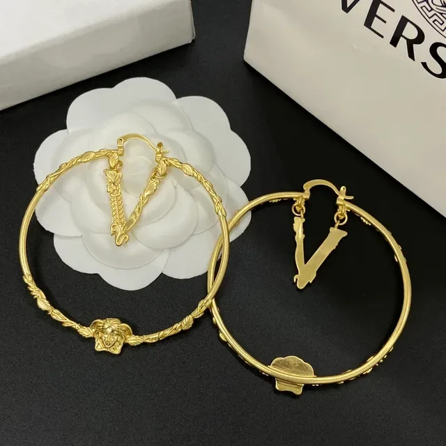 Versace Medusa Boucles d'Oreilles Hoop Dorées avec Motif de Tête Twisted Rope 4
