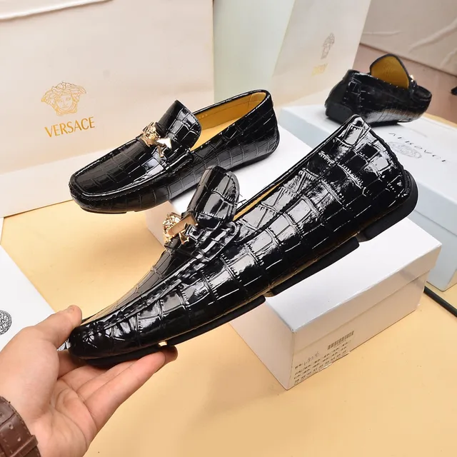 Versace Medusa Horsebit Loafer mocassins noirs en cuir patenté à motif crocodile embossé 7