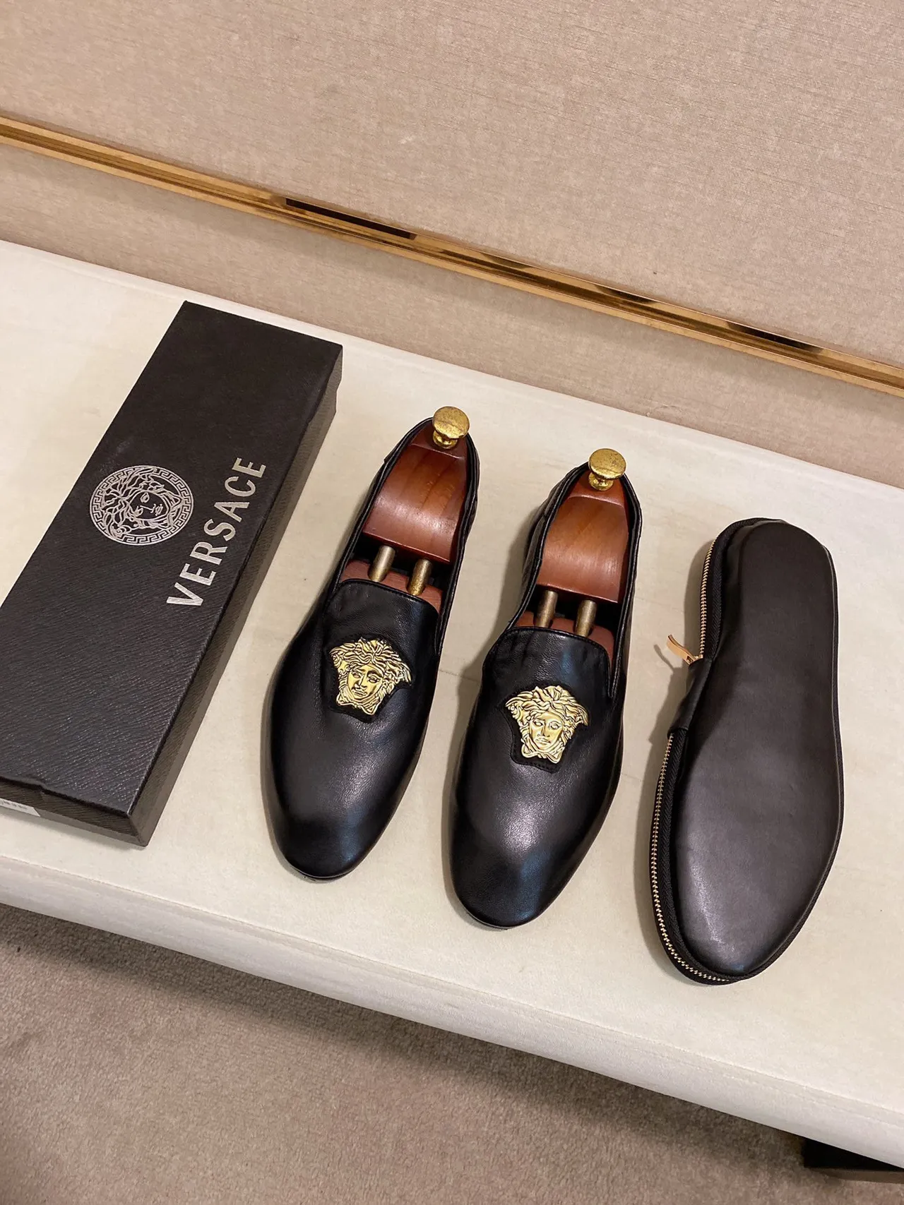 Versace Medusa Loafer Preto Dourado Couro Emblema de Cabeça Loafer 6