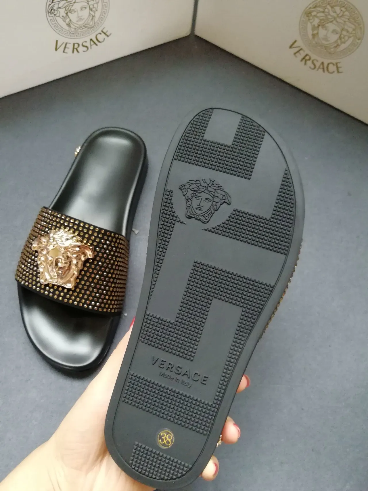 Versace Medusa-Studded Sandales Glissantes Dorées Noires 3