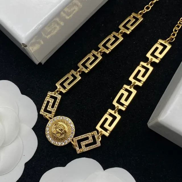 Collier Versace Odissea Greca Clé Méduse Pièce 6