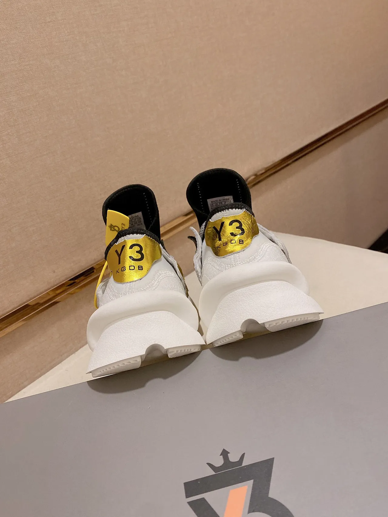Y-3 Dourado Preto Metálico Couro Malha Sobreposição Estilo de Vida Tênis 3