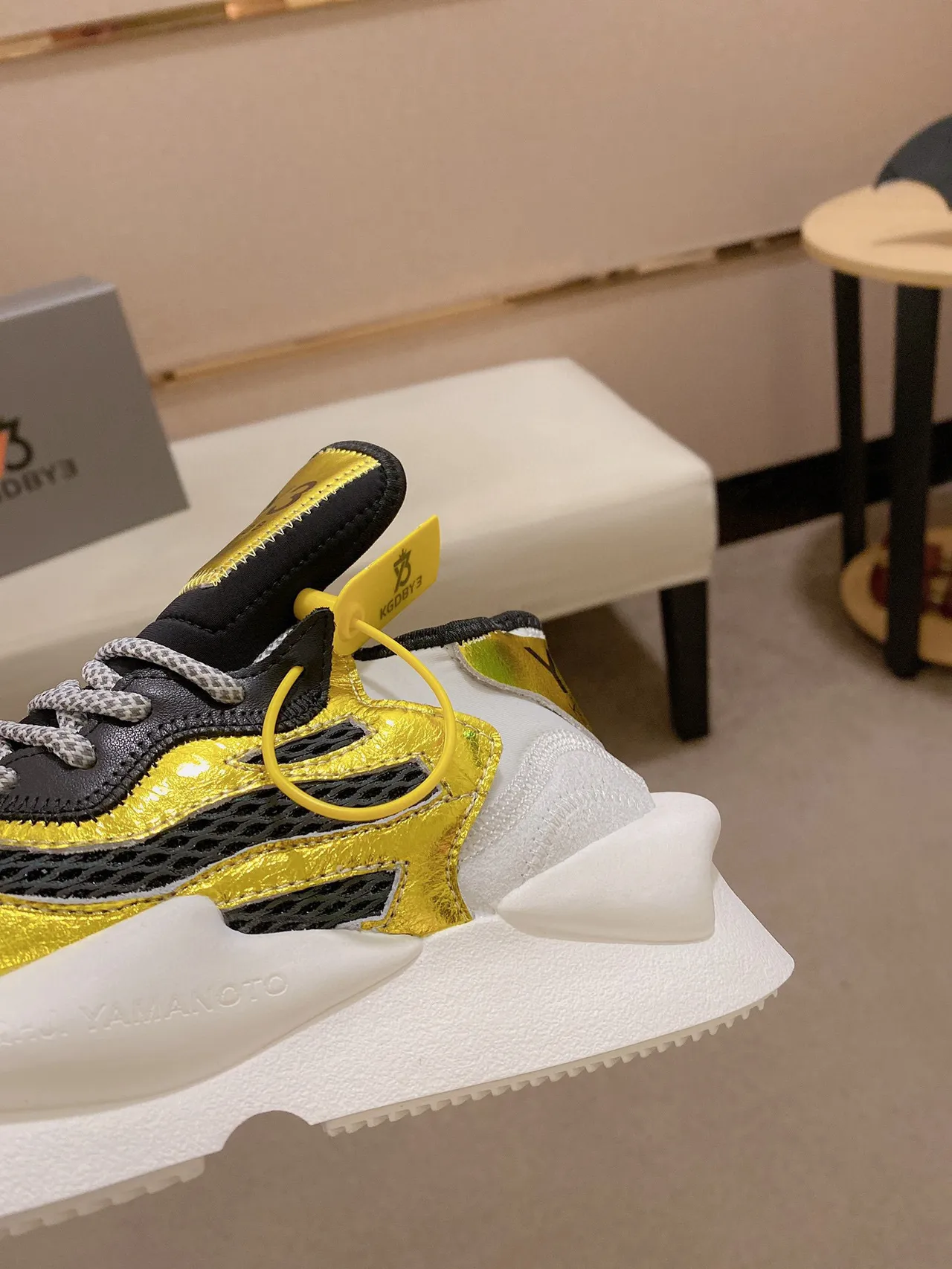 Y-3 Dourado Preto Metálico Couro Malha Sobreposição Estilo de Vida Tênis 4