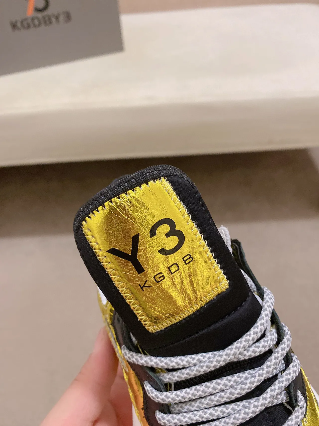 Y-3 Dourado Preto Metálico Couro Malha Sobreposição Estilo de Vida Tênis 5