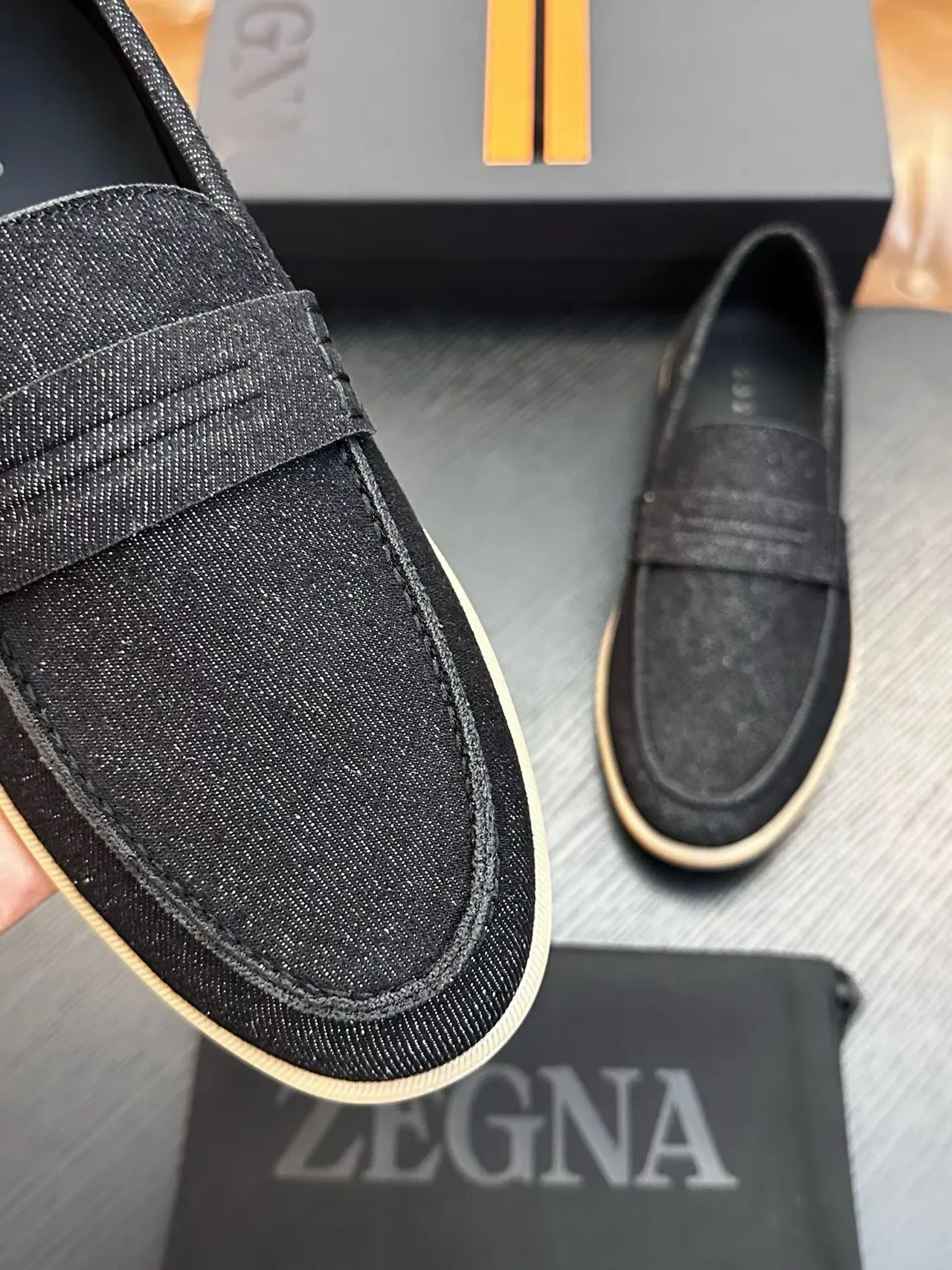 Zegna أسود بيج نسيج نصي شريط بني موكاسين 4