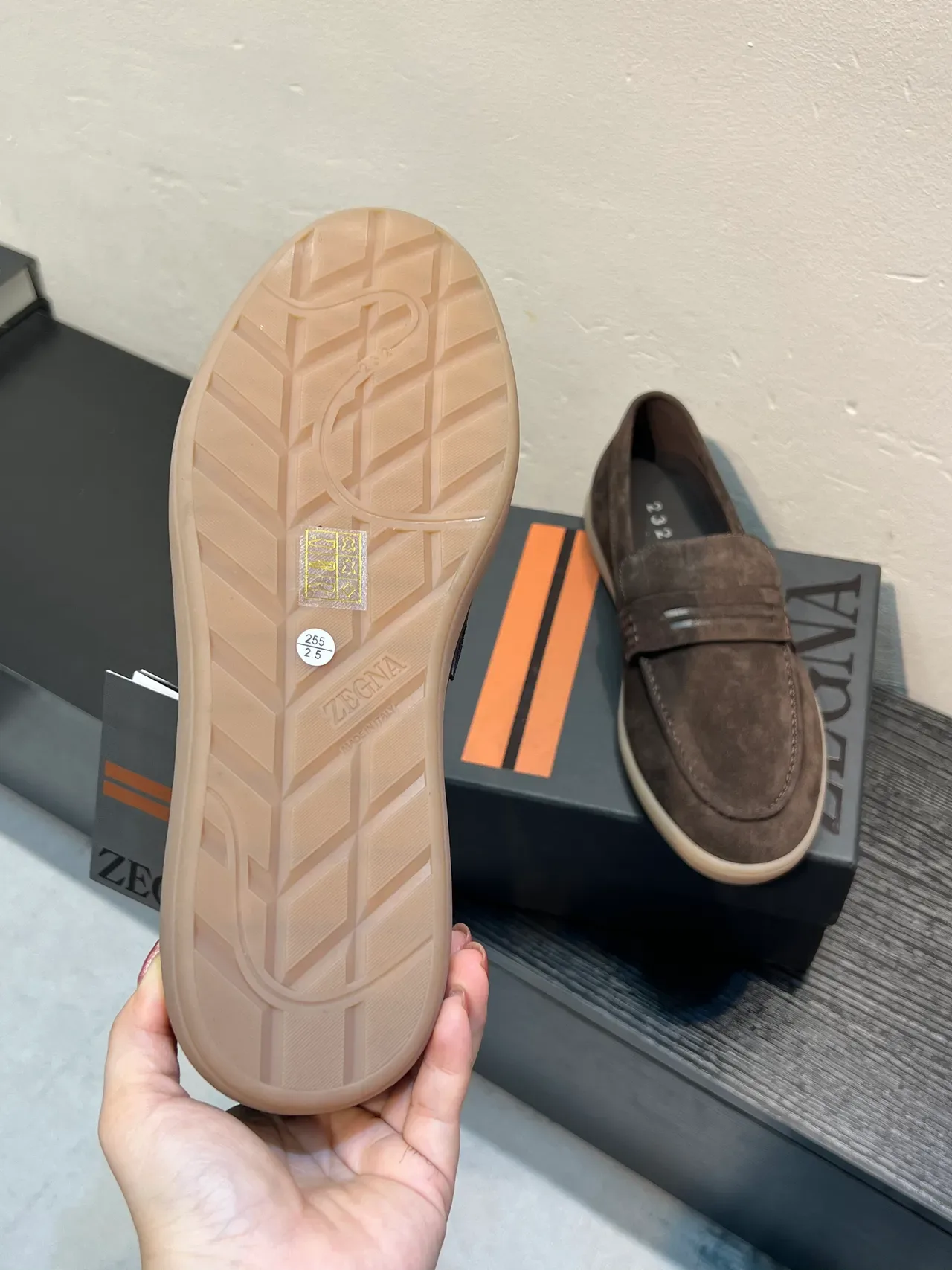 Zegna ब्राउन बेज स्वेड अपर स्ट्रैप पेनी लोफर 7