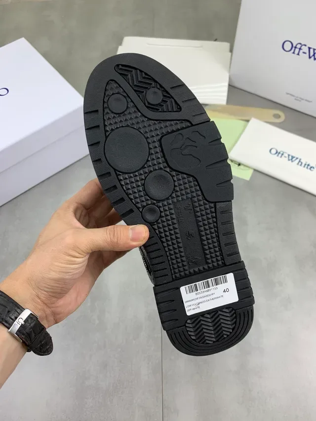 1017 ALYX 9SM حذاء رياضي أسلوب حياة مزين بكريستال على الحزام والكعب 2
