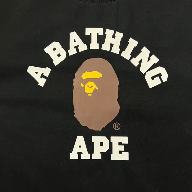 A Bathing Ape Arch Logo White Graphic T-Shirt 13