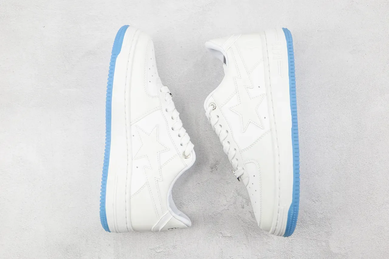 A Bathing Ape Sneakers Lifestyle blanc bleu low-top iridescent tie-dye overlay 2