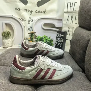 Adidas बेज बर्गंडी लो-टॉप कपसोल लाइफस्टाइल स्नीकर
