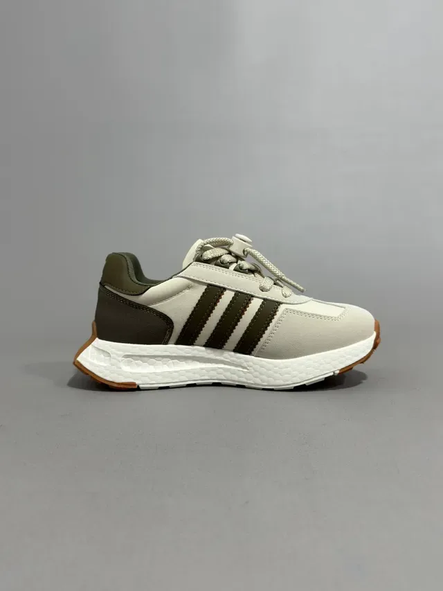 Adidas Beige Red Retro Runner Silhouette Three-Stripe Side Panel Lifestyle Sneakers 11